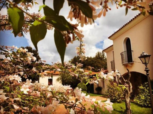 Hotel Taloro Gavoi Bagian luar foto